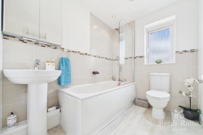 2 bed Apartment for sale Image 8