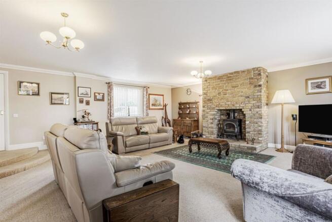 8517218-interior18.jpg