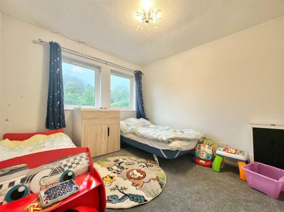 Bedroom 2.JPG