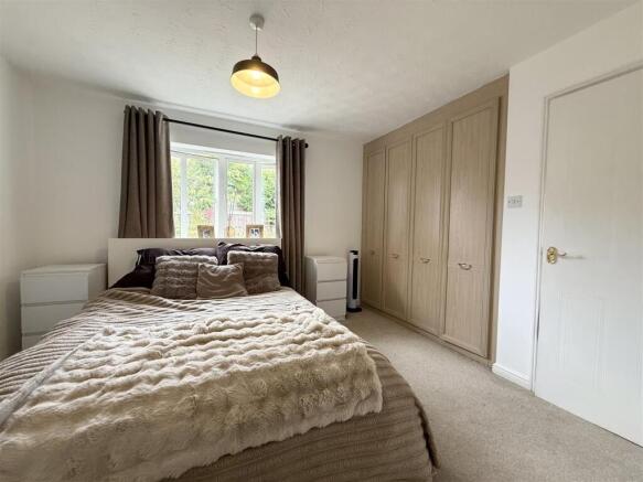 3 bed Detached to rent Image 12