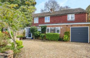 24, Glen Road, Fleet GU51 3QR