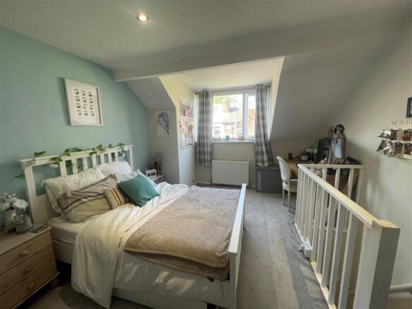 3 bed Terraced to rent Image 8