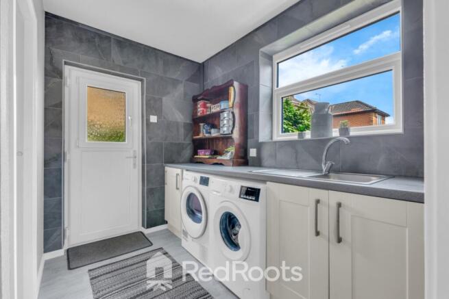 3 bed Semi-Detached for sale Image 11