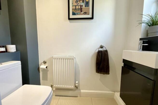 4 bed Detached for sale Image 11