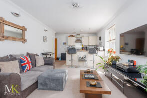 9, 121a Fairfield Court, Richmond Park Road, Bournemouth BH8 8FR