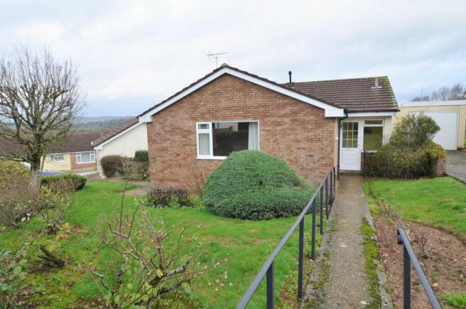 Spacious Bunglalow in need of updating - Haydons Park, Honiton