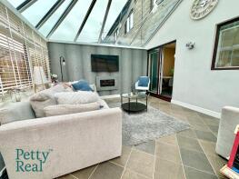 1, Long Meadow, Colne BB8 0PR