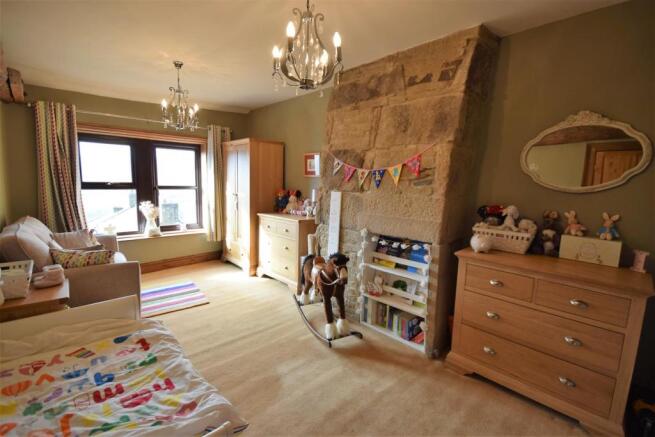 14  13 Cross Hill, Greetland, HX4 8JU bedroom.JPG