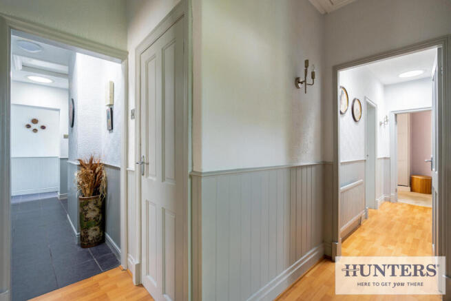 4 bed Semi-Detached Bungalow for sale Image 9