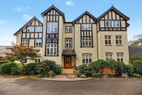 Harrop Road, Hale, WA15