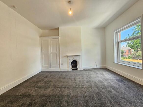 Oldham Road, Middleton, Manchester, M24 photo 4