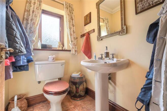 Cloakroom/Wc