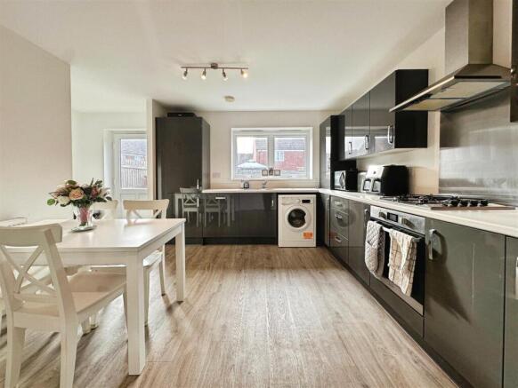 21df2437--4D73-BB41-C97E2774DCB4-31504-000023881FD