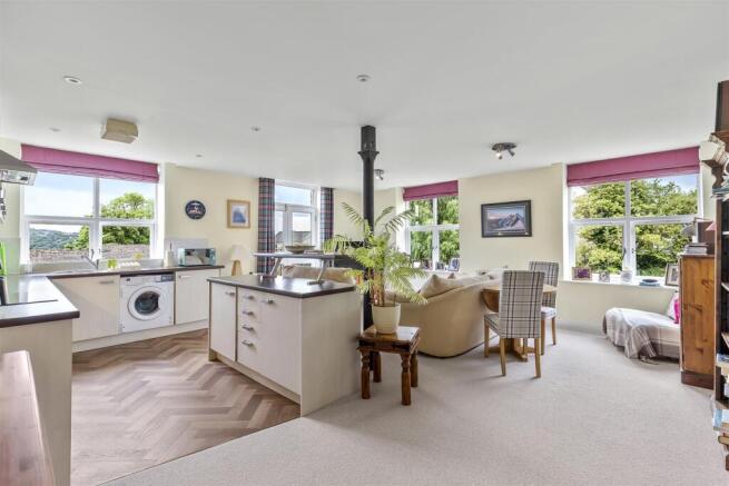 2 bed Apartment for sale Image 5