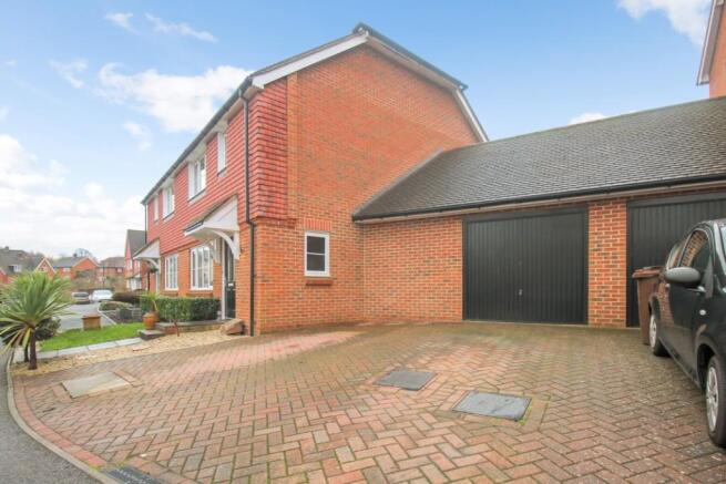 Driveway/Garage