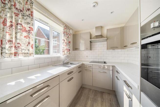 1 bed Retirement Property for sale Image 5