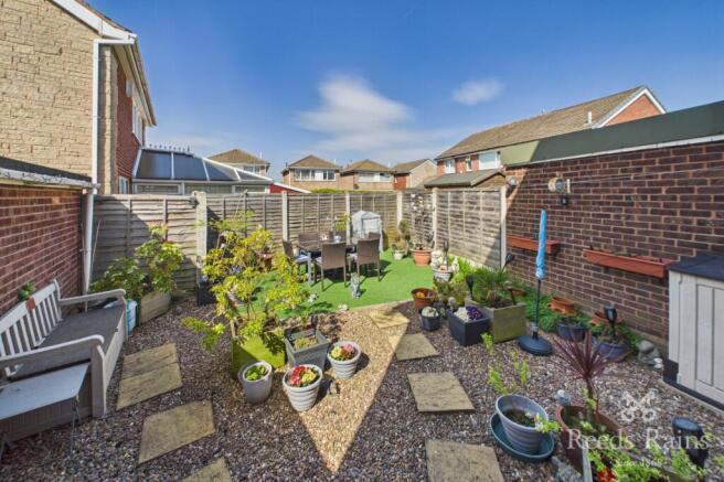 4 bed Detached for sale Image 8