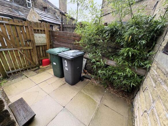2 bed Terraced to rent Image 12