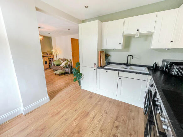 2 bed Apartment for sale Image 4