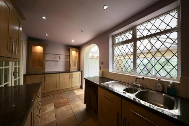 2 bed Semi-Detached for sale Image 8