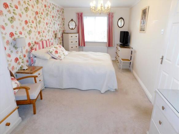 MAIN BEDROOM