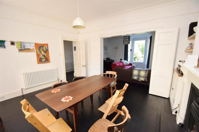 2 Park Terrace dining alt.JPG