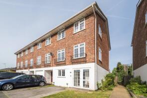 13, Langley Walk, Woking GU22 7UB
