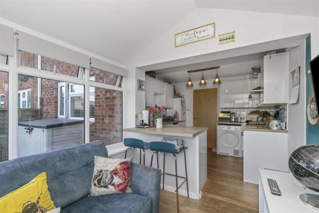 Kitchen Diner 2.jpg