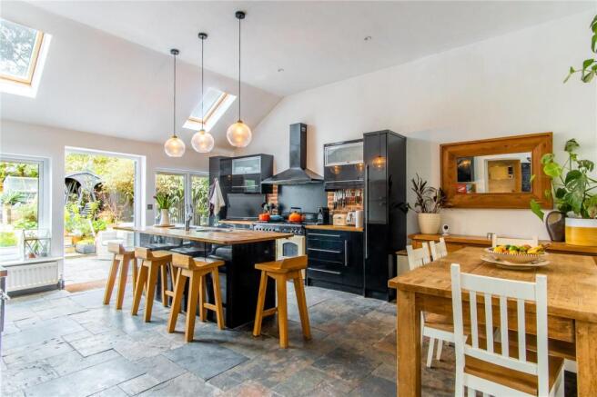 Kitchen/Dining