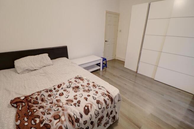 3 bed Terraced for sale Image 7