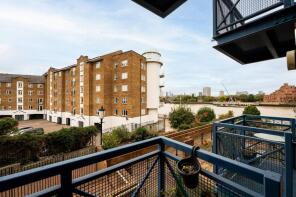 Flat 7, Blenheim Court, Rotherhithe Street, London SE16 5ST