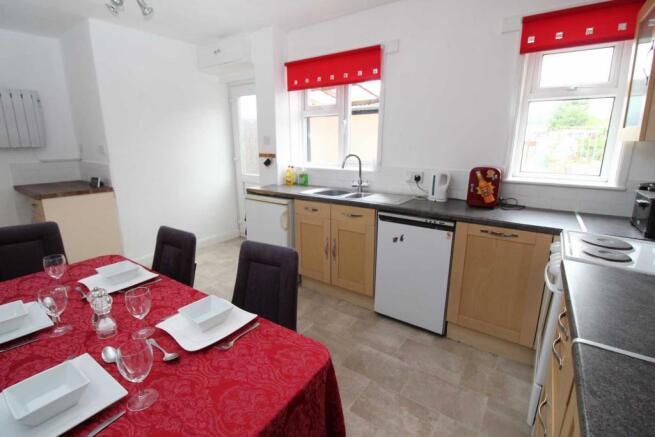 Kitchen dining room