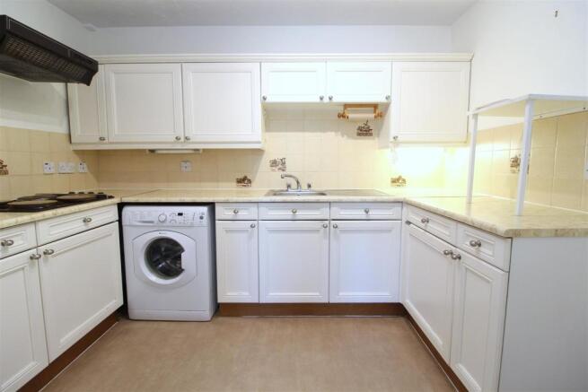 056 Davis Court - Kitchen 3.JPG