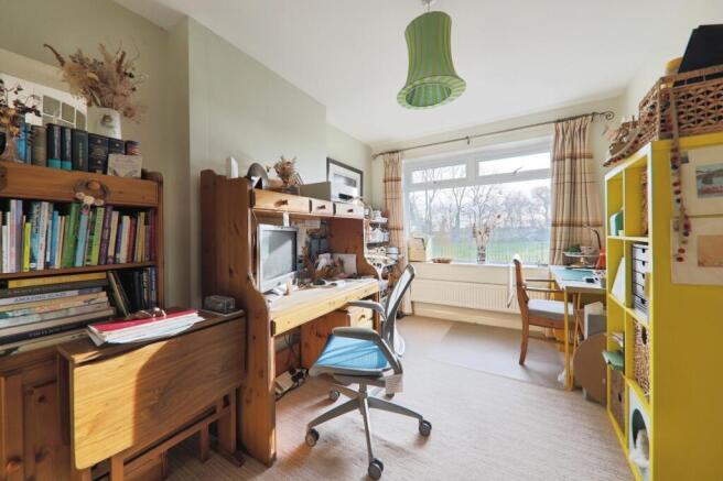 5 bed Detached for sale Image 10