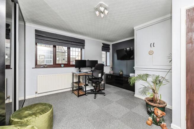 3 bed Semi-Detached for sale Image 12