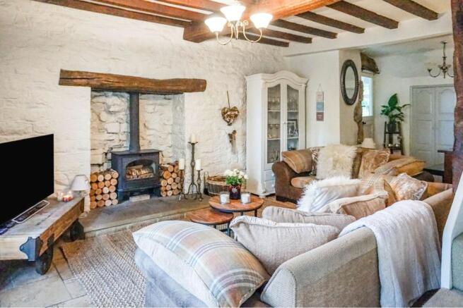Lounge/Dining Room