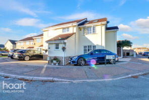 2, Carriage Drive, Springfield, Chelmsford CM1 6UY