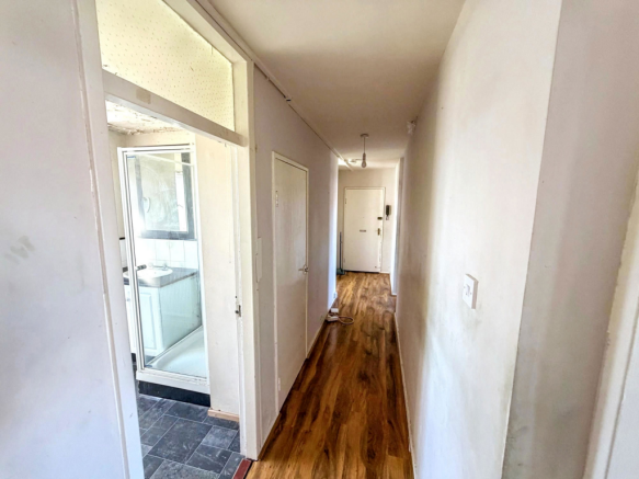2 bed Apartment for sale Image 11