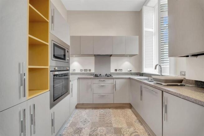 2 bed Apartment for sale Image 4