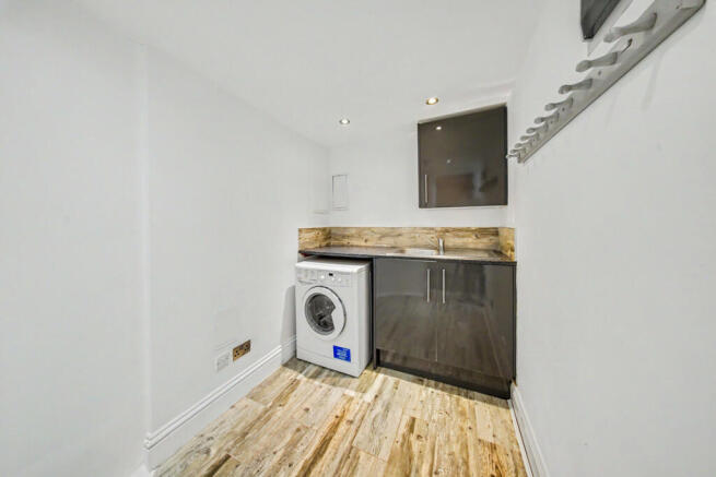 1 bed Flat for sale Image 5