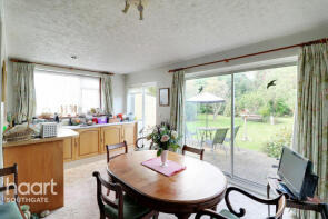 48, Buckingham Close, Enfield EN1 3JG