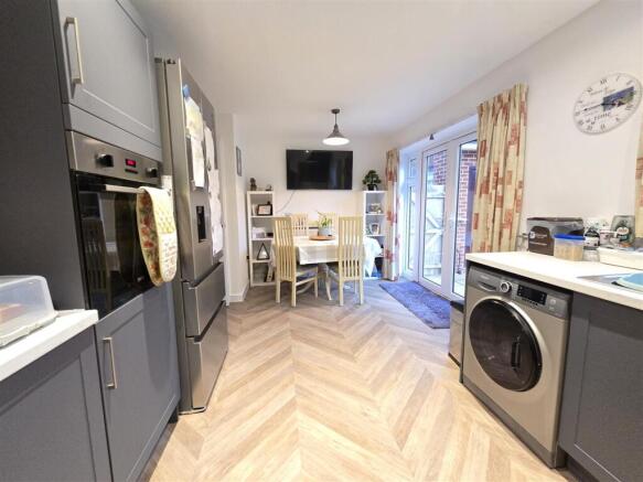 Kitchen/Dining room