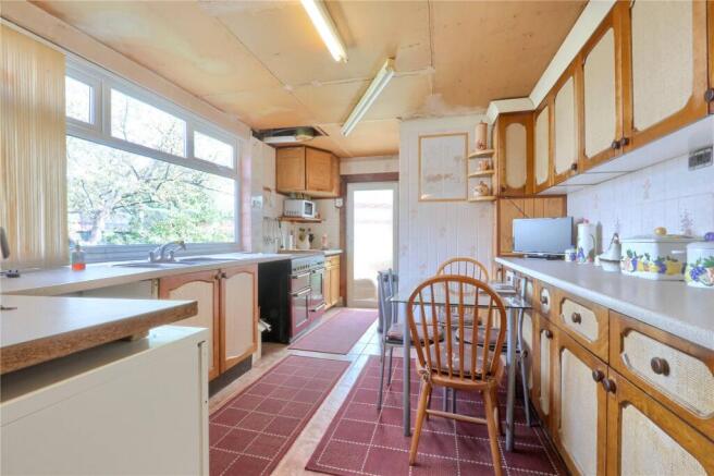 4 bed Semi-Detached for sale Image 8