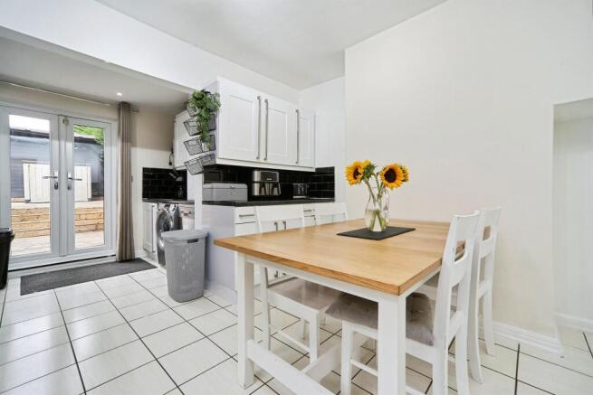 3 bed Semi-Detached for sale Image 7