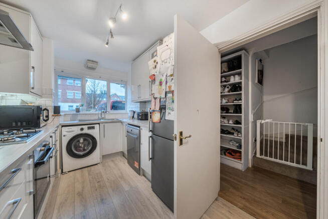 1397795-10-696652...