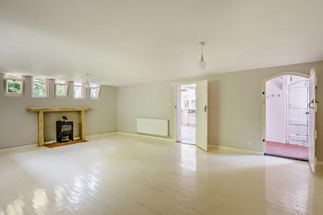 8659306-interior1...