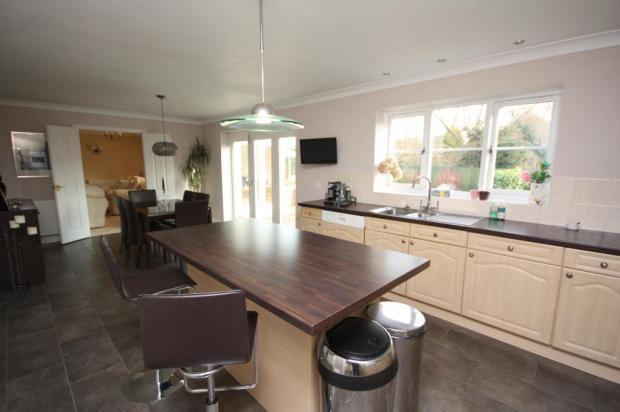Kitchen Image 3
