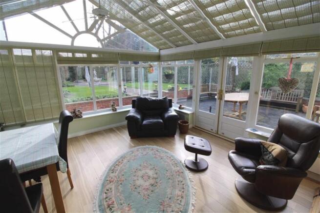 CONSERVATORY (REAR)