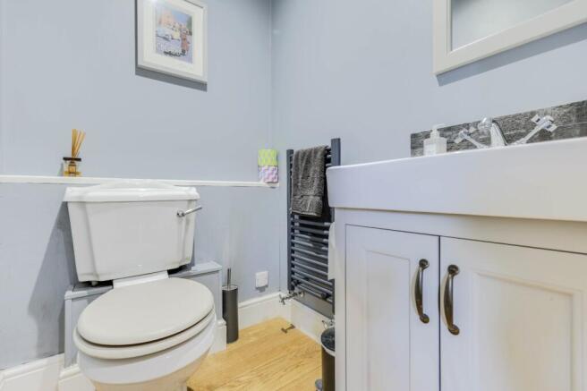 4 bed Semi-Detached for sale Image 9