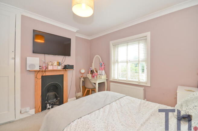 Bedroom 2.JPG